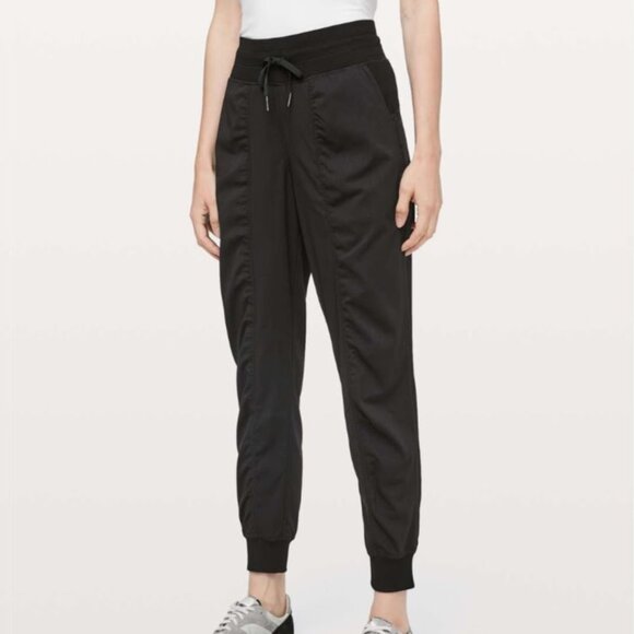 Lululemon Black Dance Studio Joggers Lightweight Pants Athleisure Women's 4